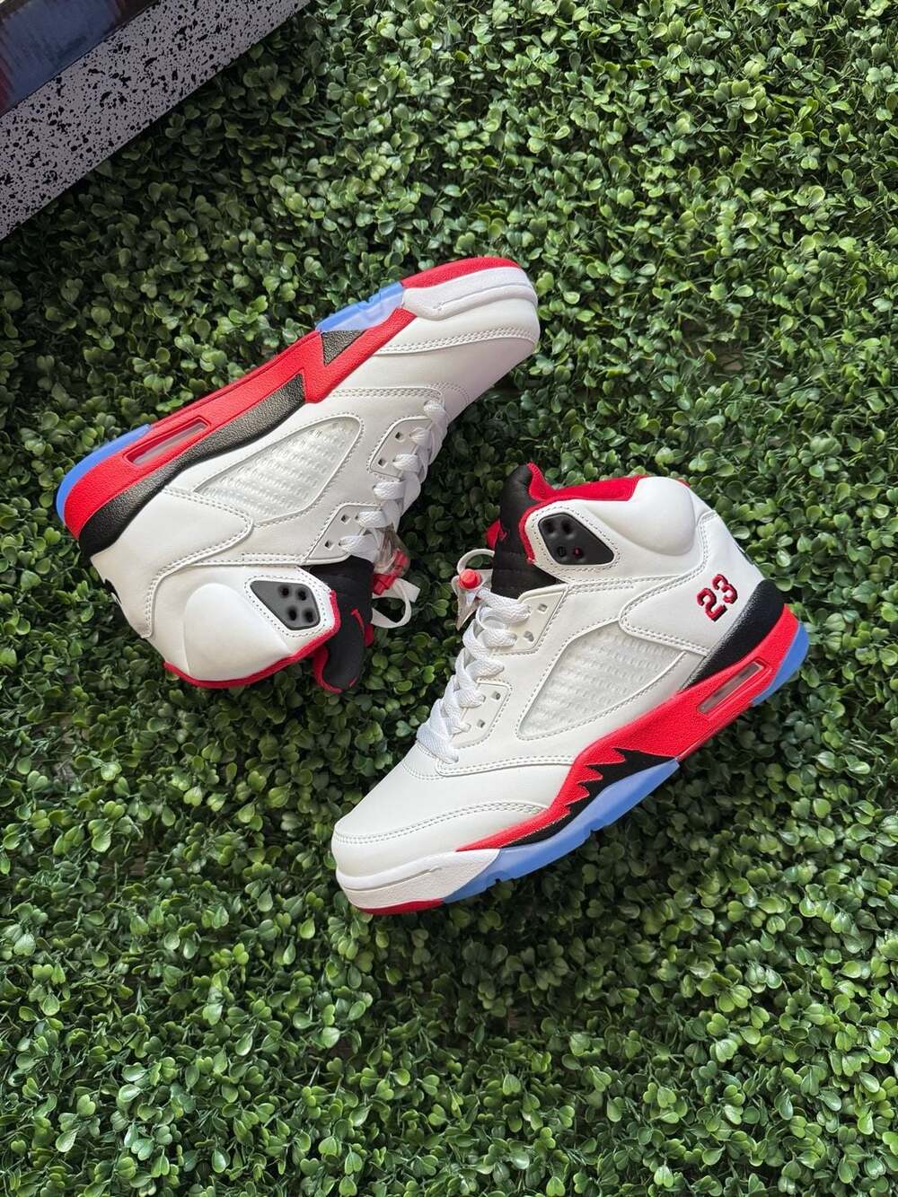 Jordan Air Jordan 5 Retro Fire Red White Black Tongue